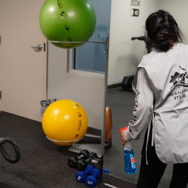 Yennys Cleaning Service