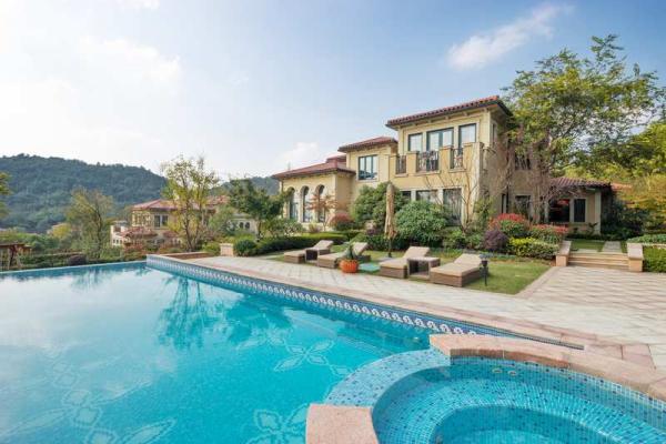 Luiver Pool & Spa Services