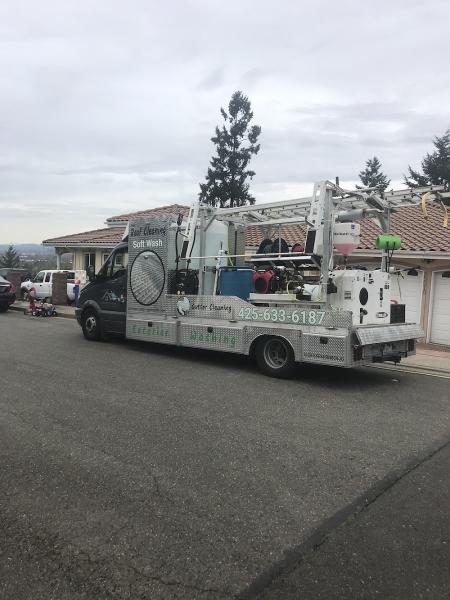 Experienced Roof & Gutter Cleaning