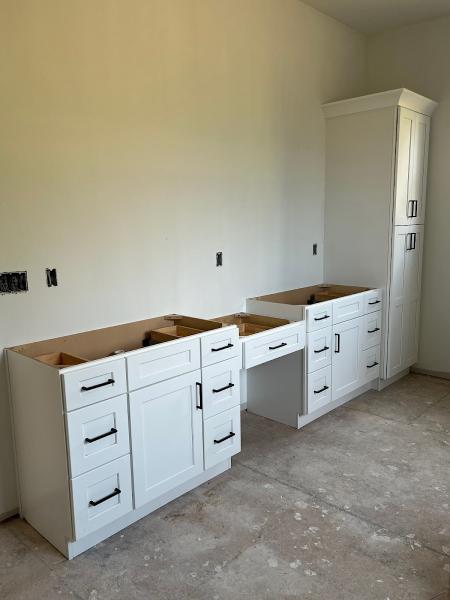 Holmans Custom Cabinets