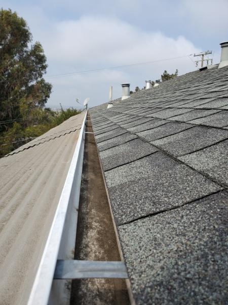 AA Gutter Cleaning