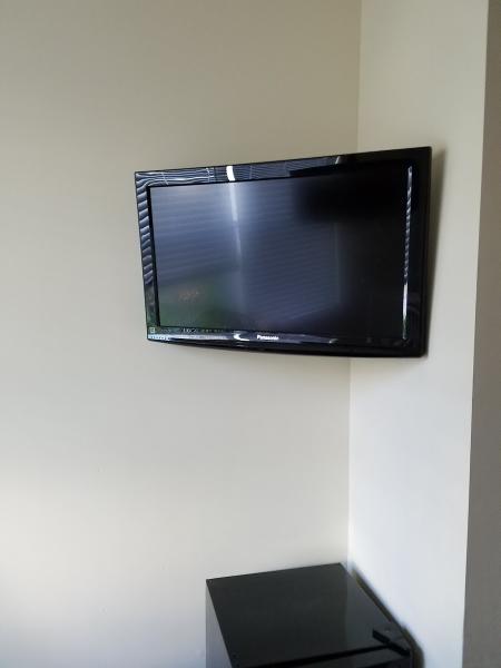 Techpro Wired tv Wall Mount and Home Theater Installation