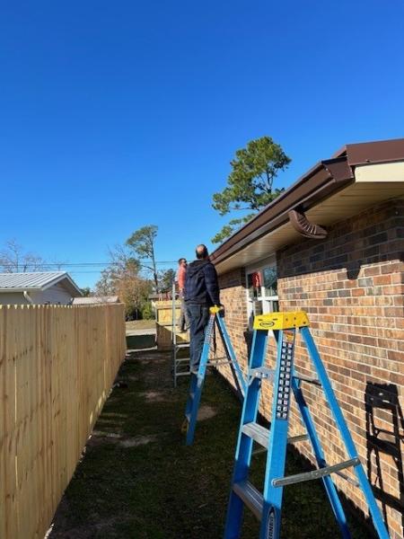 Bay Seamless Gutters