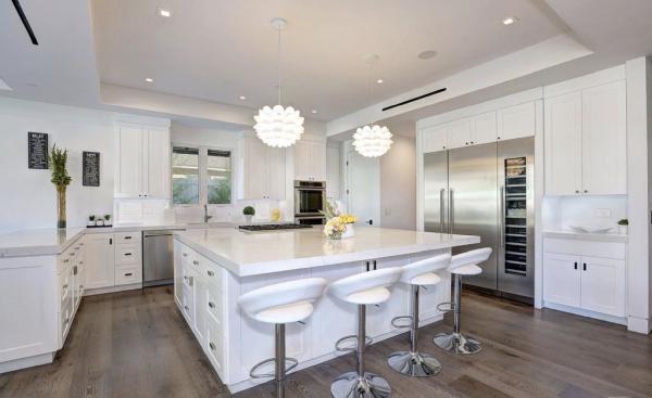 Felipe Cabinets