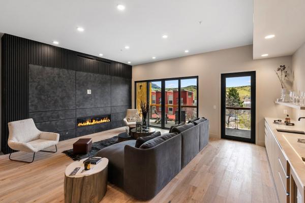 Outlaw Realty