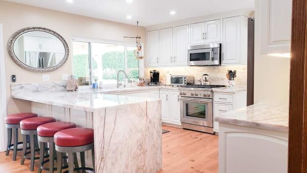 805 Custom Cabinets