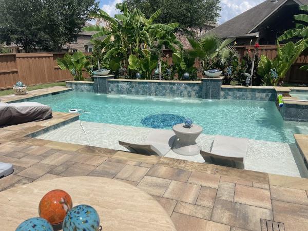 Supreme Pools & Spas Inc
