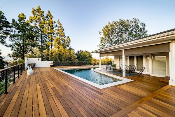 MG Construction & Decks