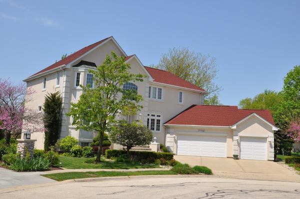 Deluxe Roofing Inc.