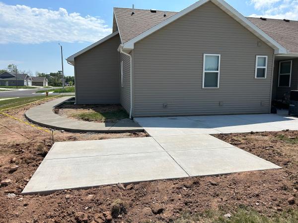 Deluxe Concrete LLC