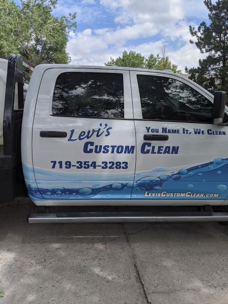 Levi's Custom Clean