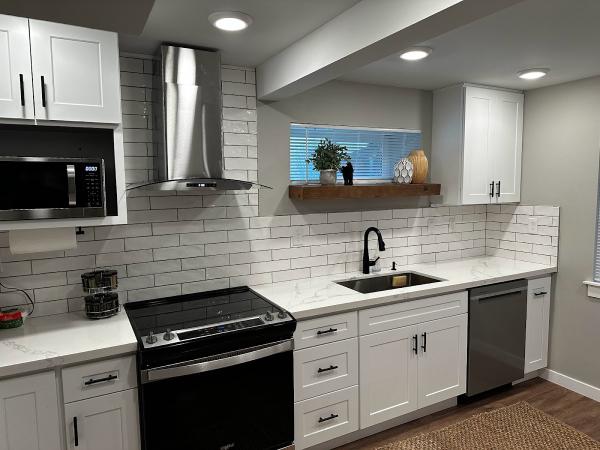 Huskies Remodeling LLC
