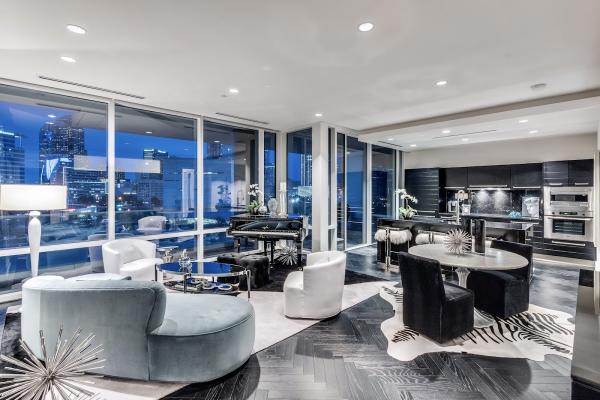 Karen Konecny Interiors (Staging & Design)