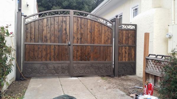 V & M Ornamental Iron Works
