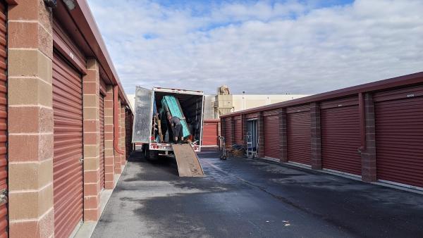 Airport Landing Self Storage