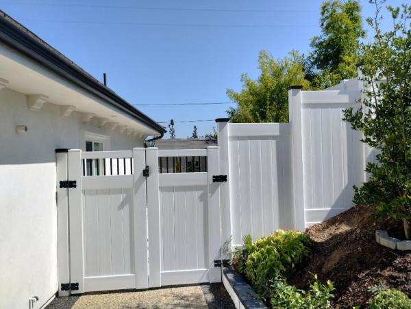 Calvet Fence