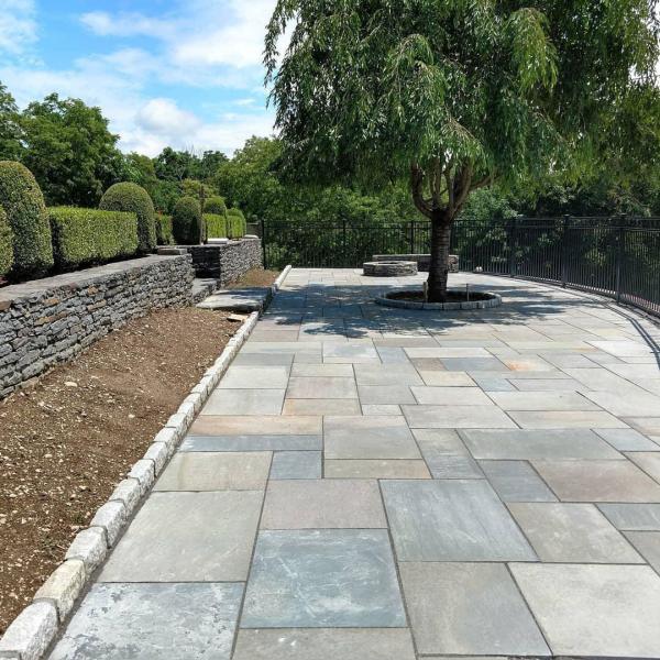 Dutchess Lawns & Masonry