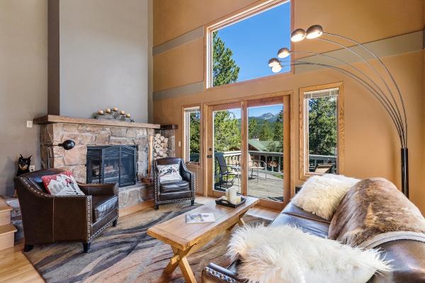 Coldwell Banker Distinctive Properties
