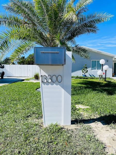 The Poste Aluminum