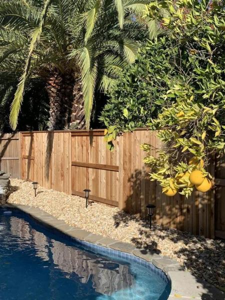 Top Rail Fence