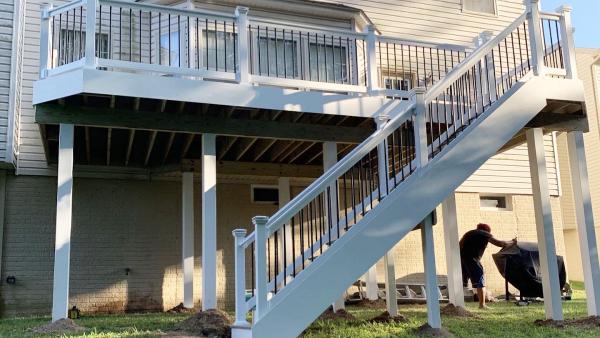 Creative Deck Designs & Fence