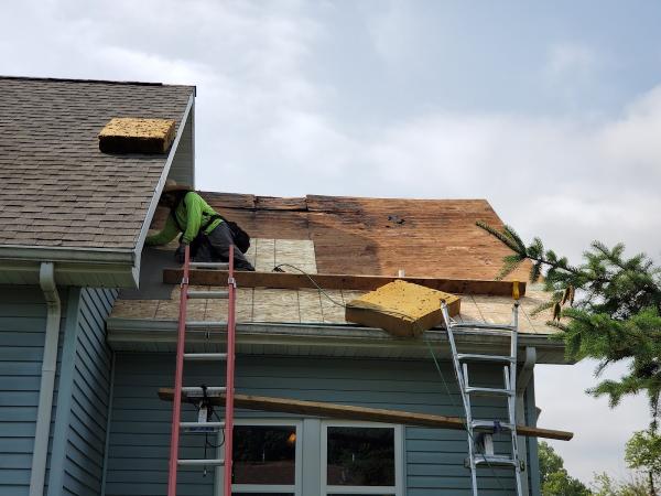 E Castro Roofing & Siding LLC