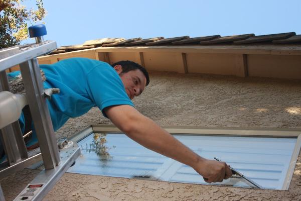 Super Squeegee: Residential Window Cleaning