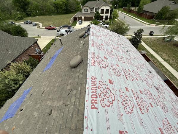 Lone Star Roofing & Gutters
