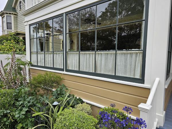Deluxe Window Cleaning