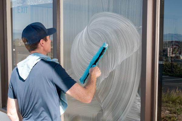 Deluxe Window Cleaning