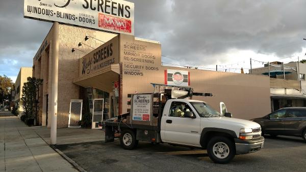 Woody's Screens Llc