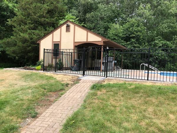 East Coast Vinyl Fence & Decks