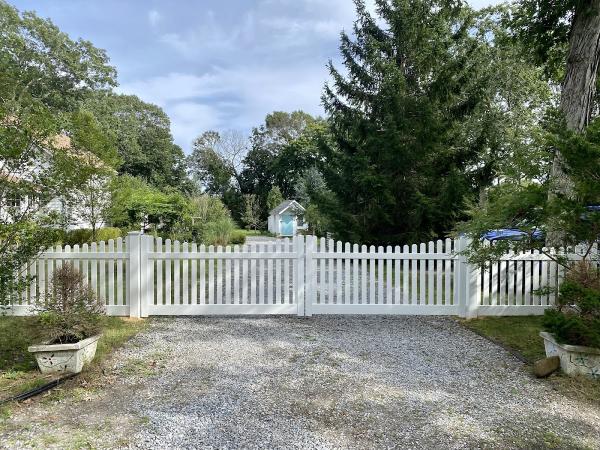 Sunrise Custom Fence East Inc.