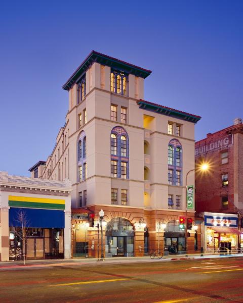 Kirk E Peterson & Associates