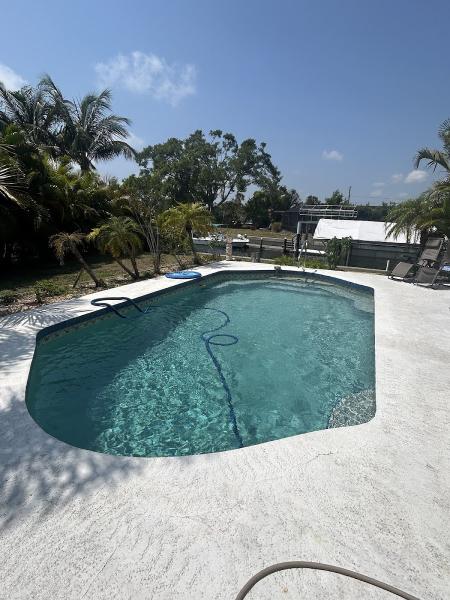 Ahrens Pool Service Venice