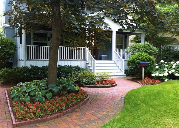 Nature's Path Landscaping
