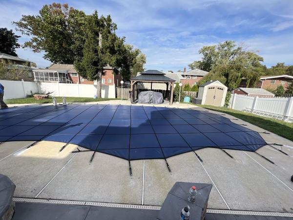 S & R Pools