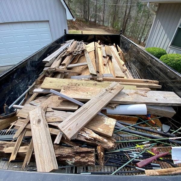 Lee's Junk Removal & Property Care