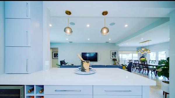 Judulsa Muebles Inc