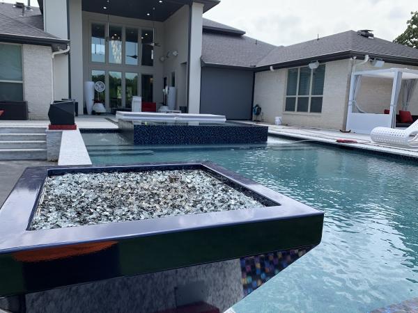 Platinum Pools and Outdoor Living