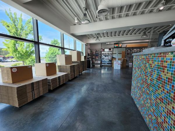Cubes Self Storage