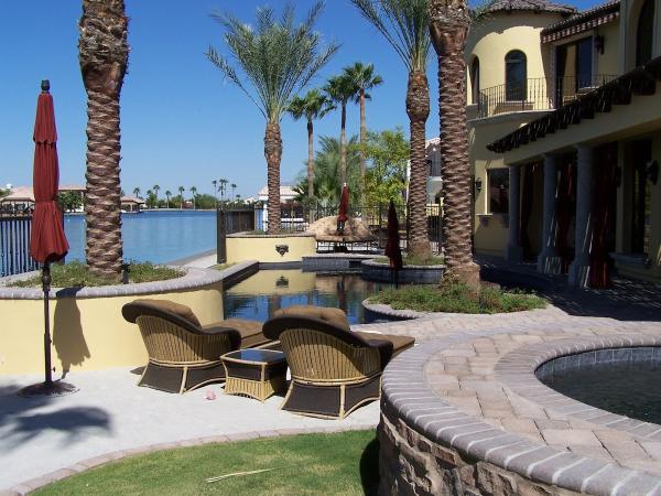 Island Style Pools