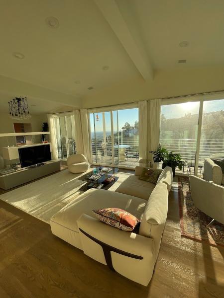 Houseclean Los Angeles