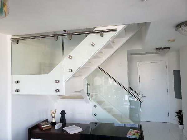 Yosvanystairs LLC