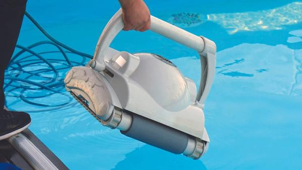 Sunny Blue Pros Pool Cleaning