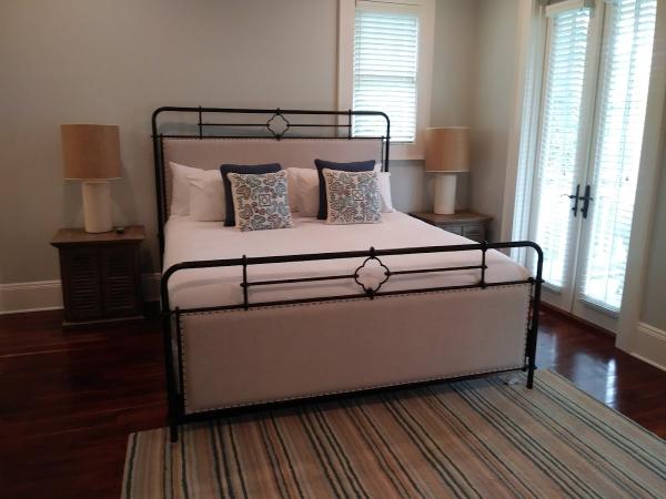 Crewmaster Cleaning Services LLC