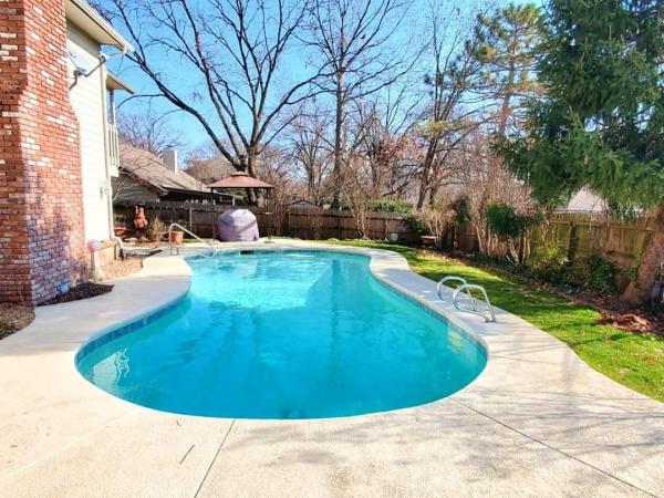 Hasz Life Pools