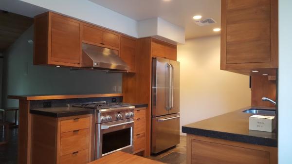 Lozano's Creative Cabinets