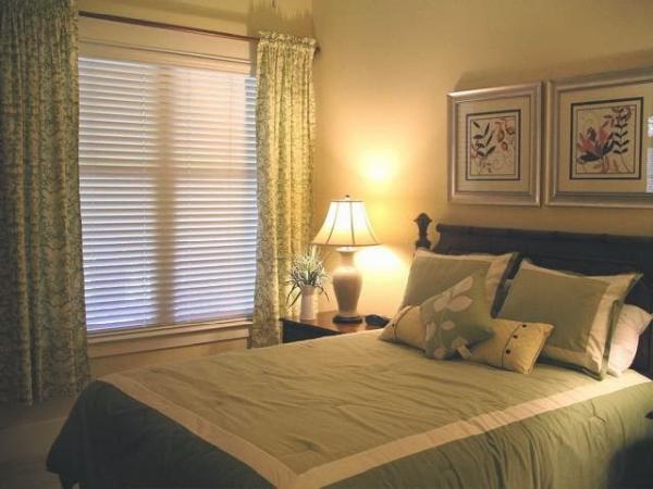 Decor & More