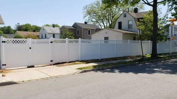 Straight Line Fence